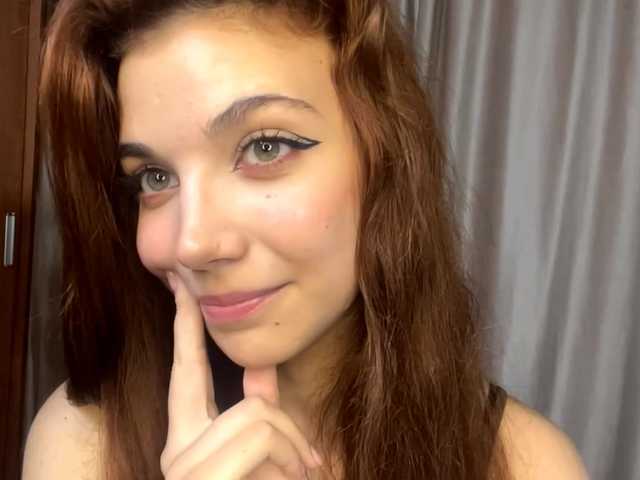 MyrleLinnan live webcam show