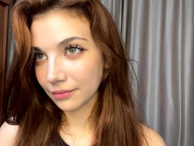 MyrleLinnan live cam on BongaCams