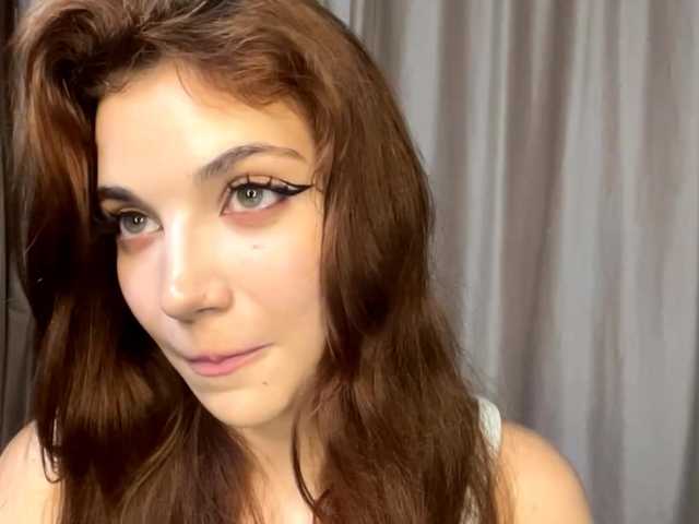 MyrleLinnan live cam on BongaCams