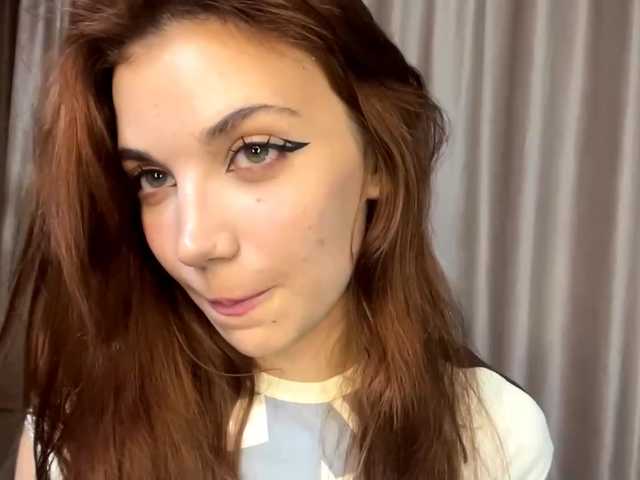 MyrleLinnan live webcam show