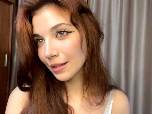 MyrleLinnan live cam on BongaCams