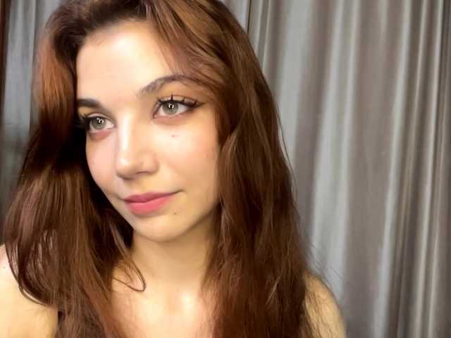 MyrleLinnan live cam on BongaCams