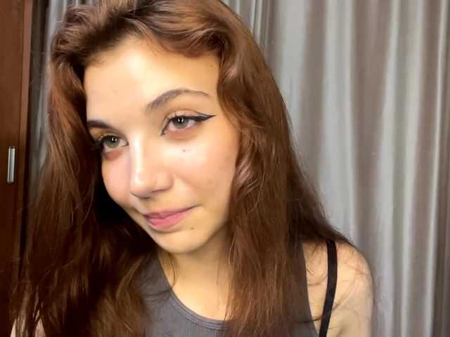 MyrleLinnan live cam on BongaCams