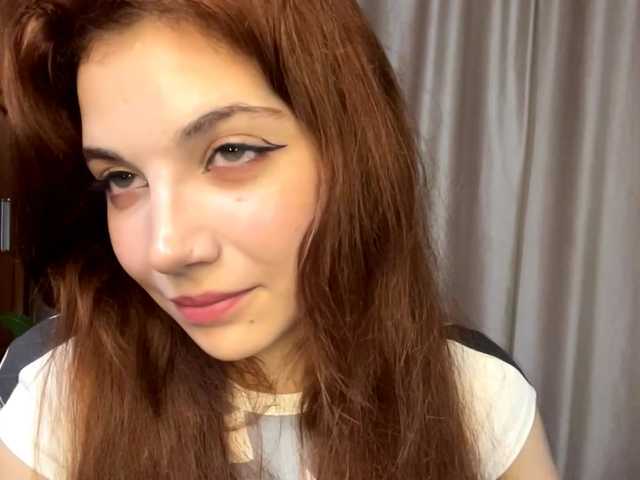 MyrleLinnan live cam on BongaCams