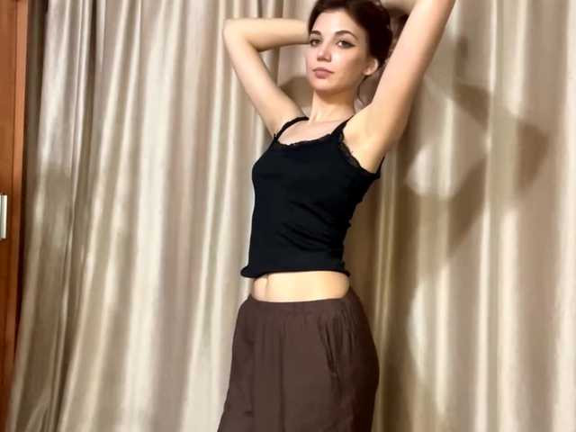 MyrleLinnan live cam on BongaCams