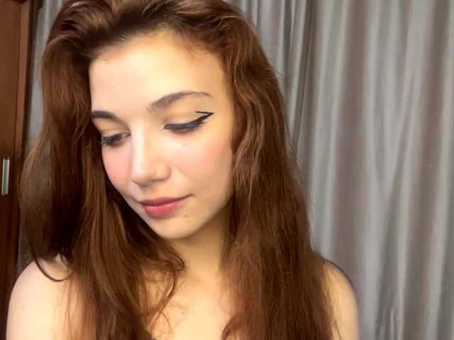 MyrleLinnan live cam on BongaCams