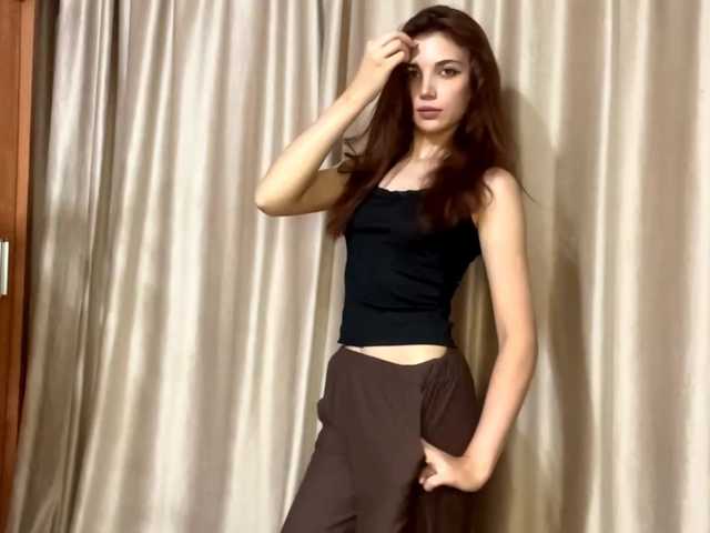 MyrleLinnan live cam on BongaCams