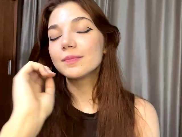 MyrleLinnan live cam on BongaCams
