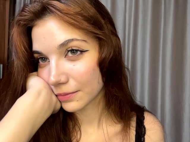 MyrleLinnan live webcam show
