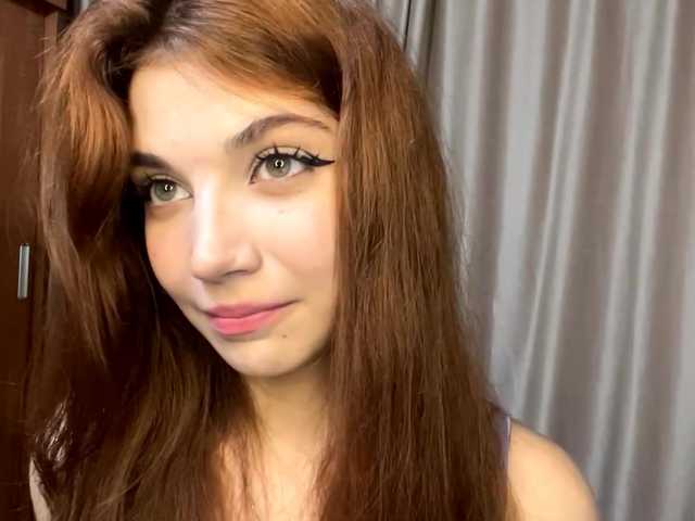 MyrleLinnan live cam on BongaCams