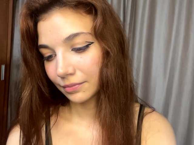 MyrleLinnan live webcam show