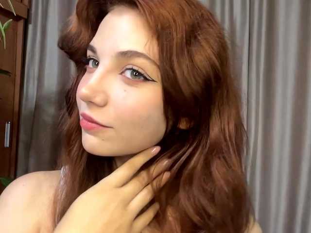 MyrleLinnan live cam on BongaCams