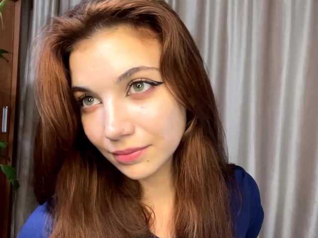 MyrleLinnan live webcam show