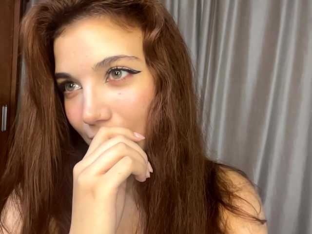 MyrleLinnan live cam on BongaCams