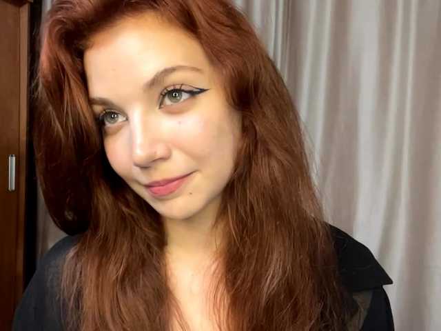 MyrleLinnan live cam on BongaCams