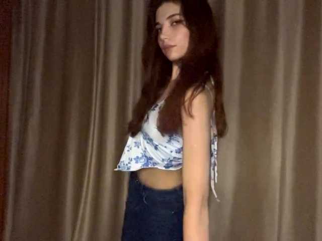 MyrleLinnan live cam on BongaCams