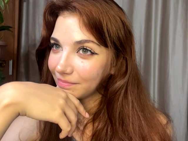 MyrleLinnan live cam on BongaCams