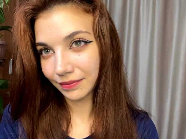 MyrleLinnan live webcam show