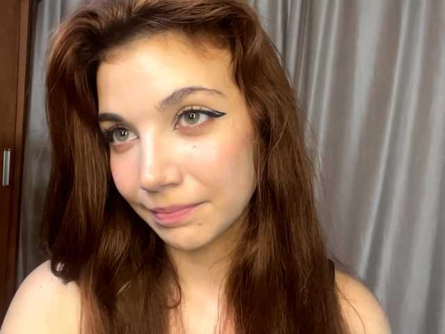 MyrleLinnan live cam on BongaCams