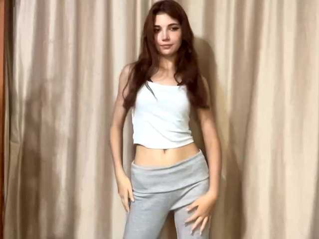 MyrleLinnan live cam on BongaCams