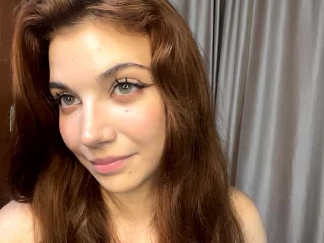 MyrleLinnan live cam on BongaCams