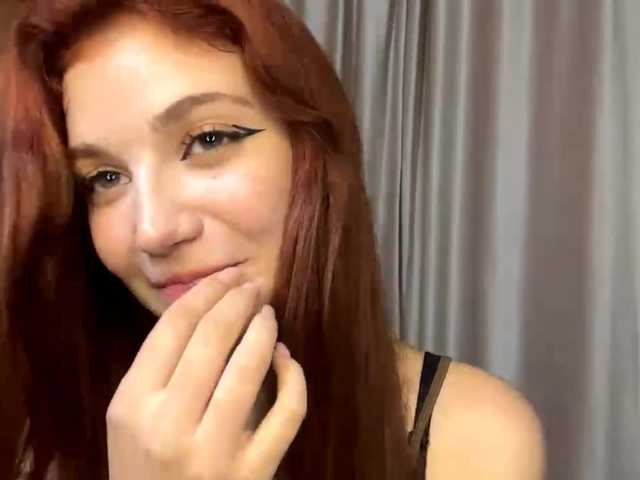 MyrleLinnan live cam on BongaCams