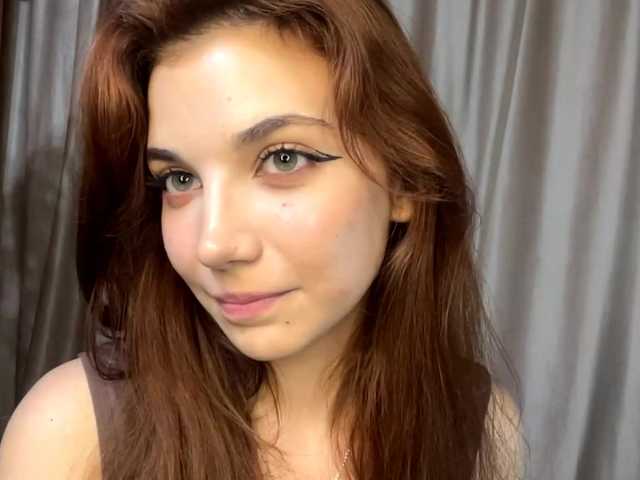 MyrleLinnan live webcam show