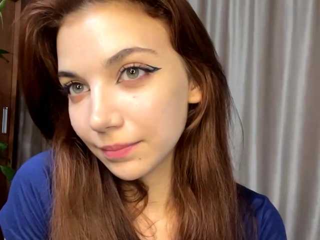 MyrleLinnan live webcam show
