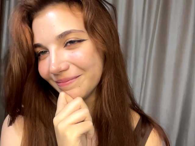 MyrleLinnan live webcam show