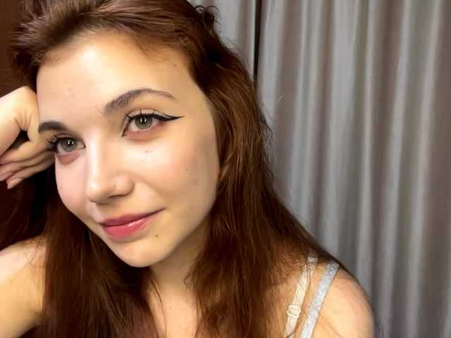 MyrleLinnan live webcam show
