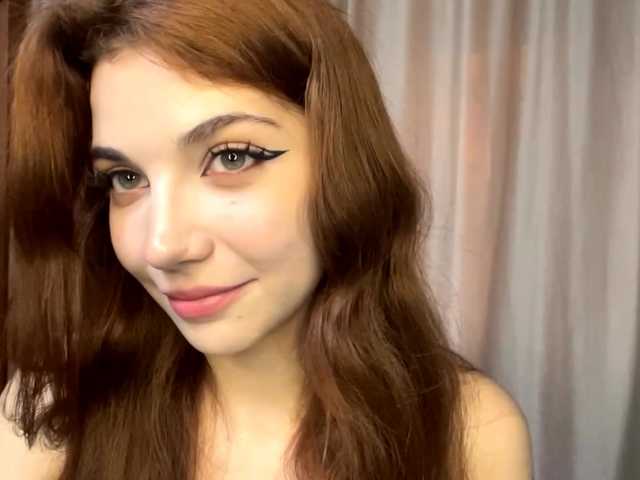 MyrleLinnan live cam on BongaCams