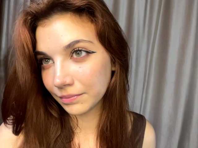 MyrleLinnan live webcam show