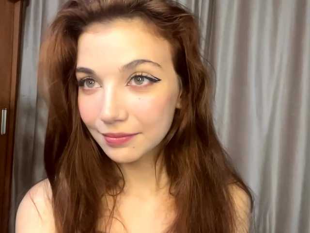 MyrleLinnan live webcam show