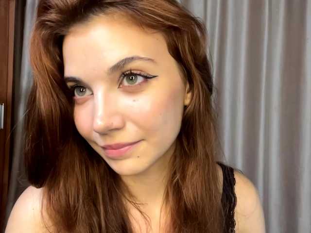 MyrleLinnan live webcam show