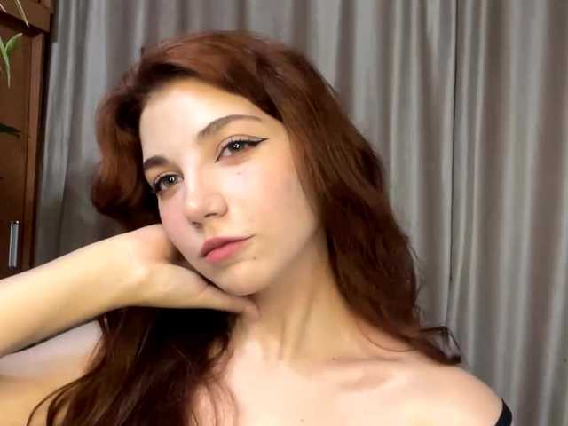 MyrleLinnan live cam on BongaCams