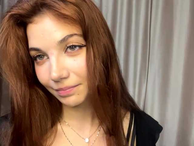 MyrleLinnan live cam on BongaCams