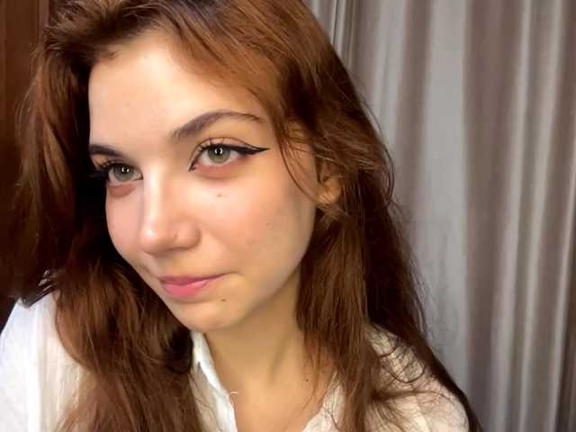 MyrleLinnan live cam on BongaCams
