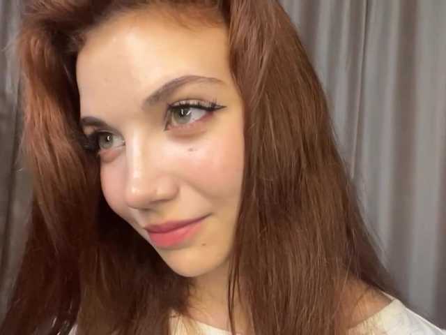 MyrleLinnan live cam on BongaCams