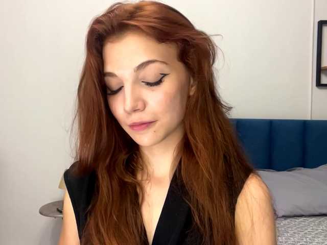 MyrleLinnan live cam on BongaCams