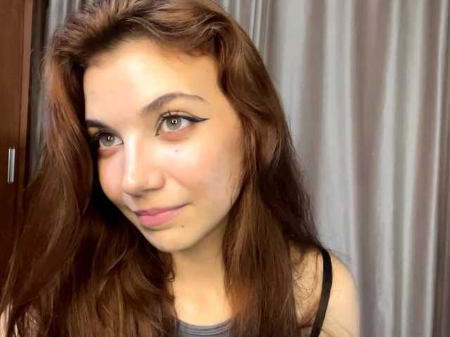 MyrleLinnan live cam on BongaCams
