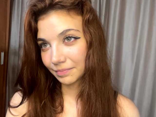 MyrleLinnan live cam on BongaCams