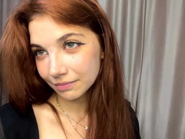 MyrleLinnan live cam on BongaCams
