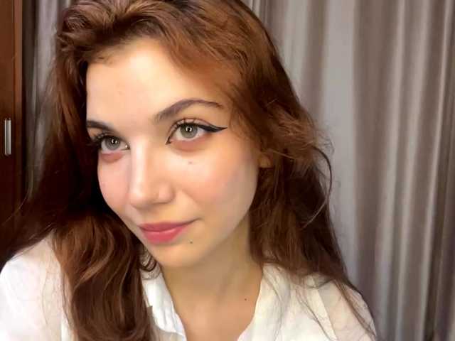MyrleLinnan live cam on BongaCams