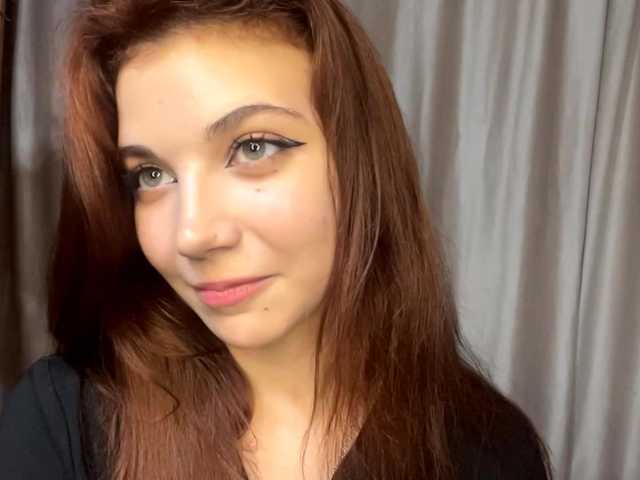 MyrleLinnan live cam on BongaCams