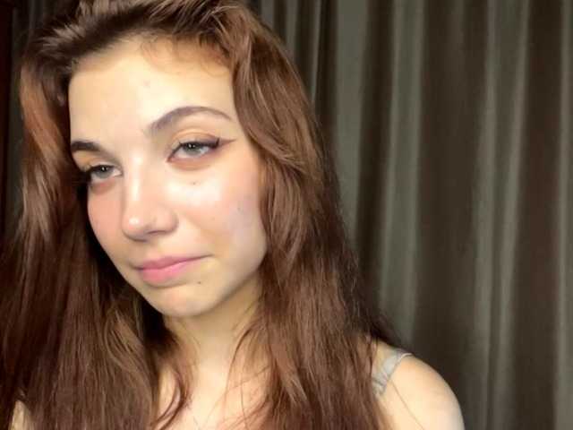MyrleLinnan live cam on BongaCams