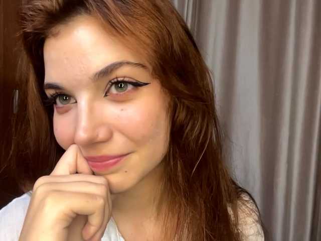 MyrleLinnan live cam on BongaCams