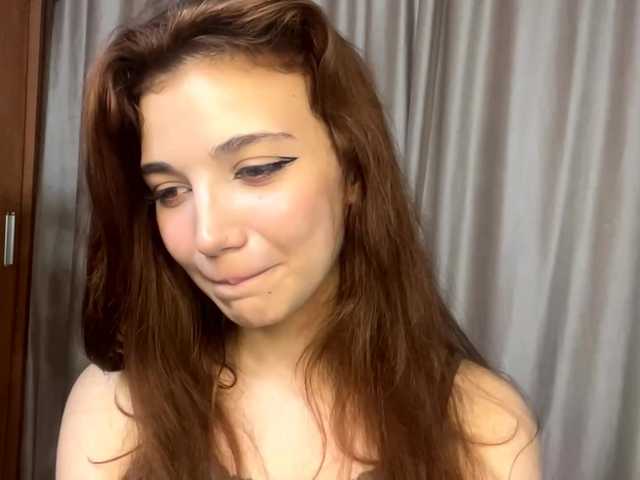 MyrleLinnan live webcam show