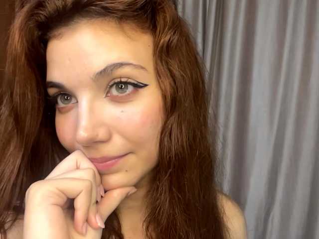 MyrleLinnan live webcam show