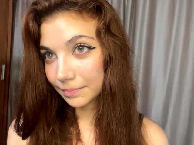 MyrleLinnan live webcam show