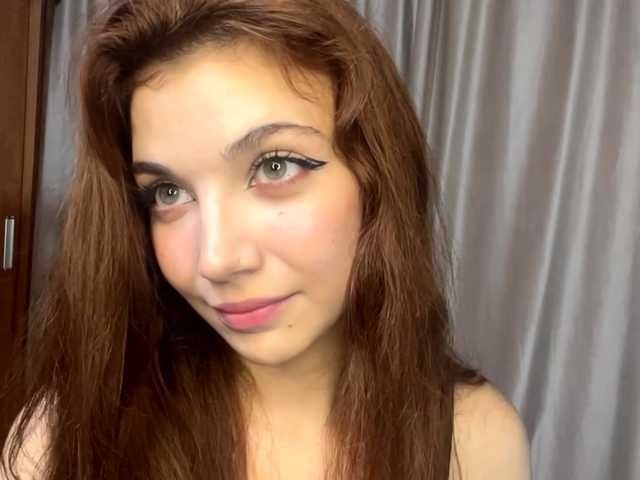 MyrleLinnan live cam on BongaCams